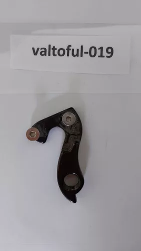 KPC váltófül csavarral 019